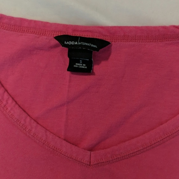 Bright pink top - Picture 2 of 3